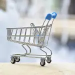 Commercio in Lombardia: negozi in calo, cresce l’extra-alberghiero