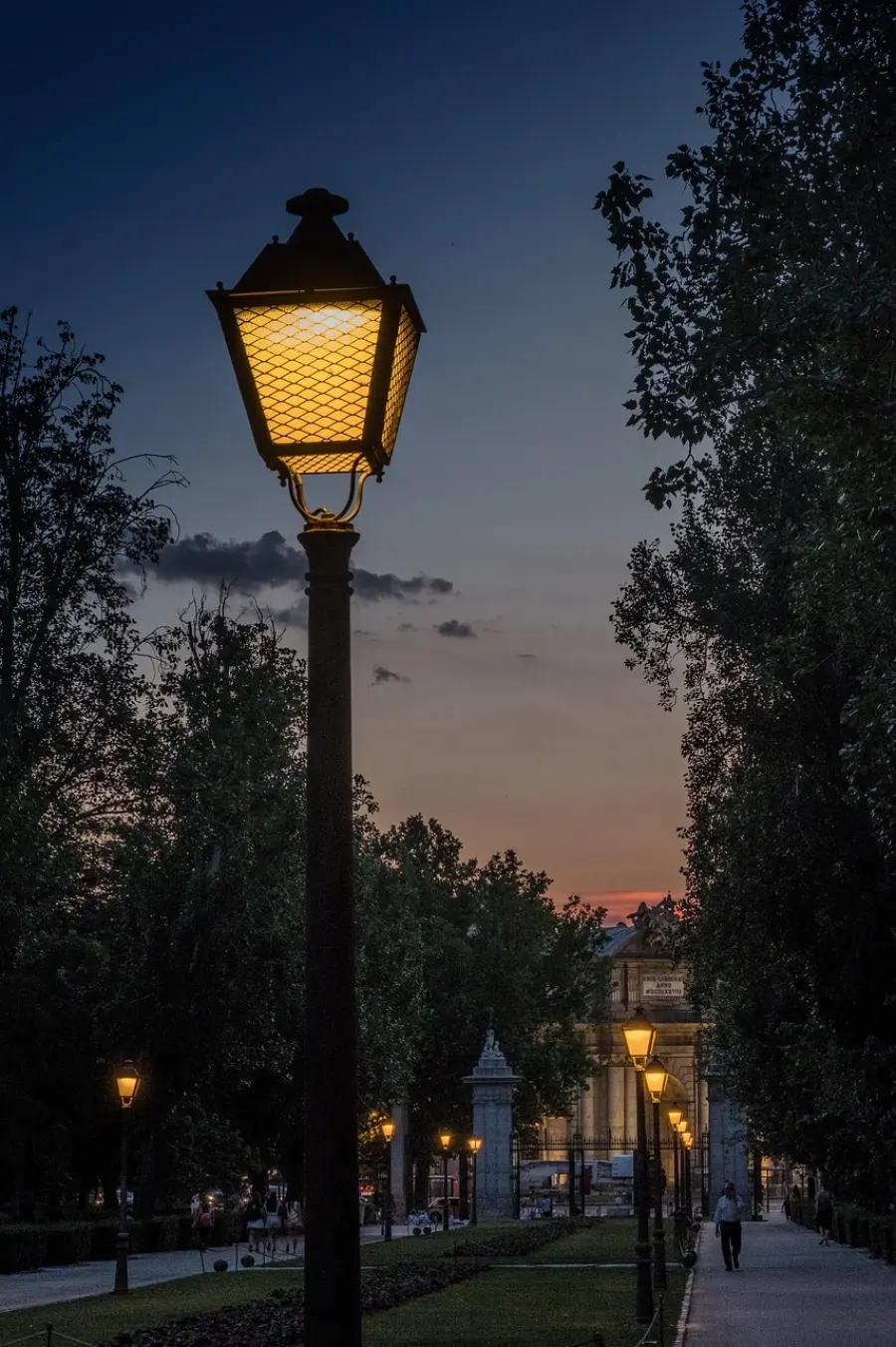 Lavori sugli impianti di illuminazione pubblica in via Broseta