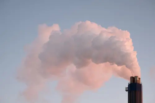 Lombardia, ozono oltre soglia: picco a Ferno con 225 µg/m3